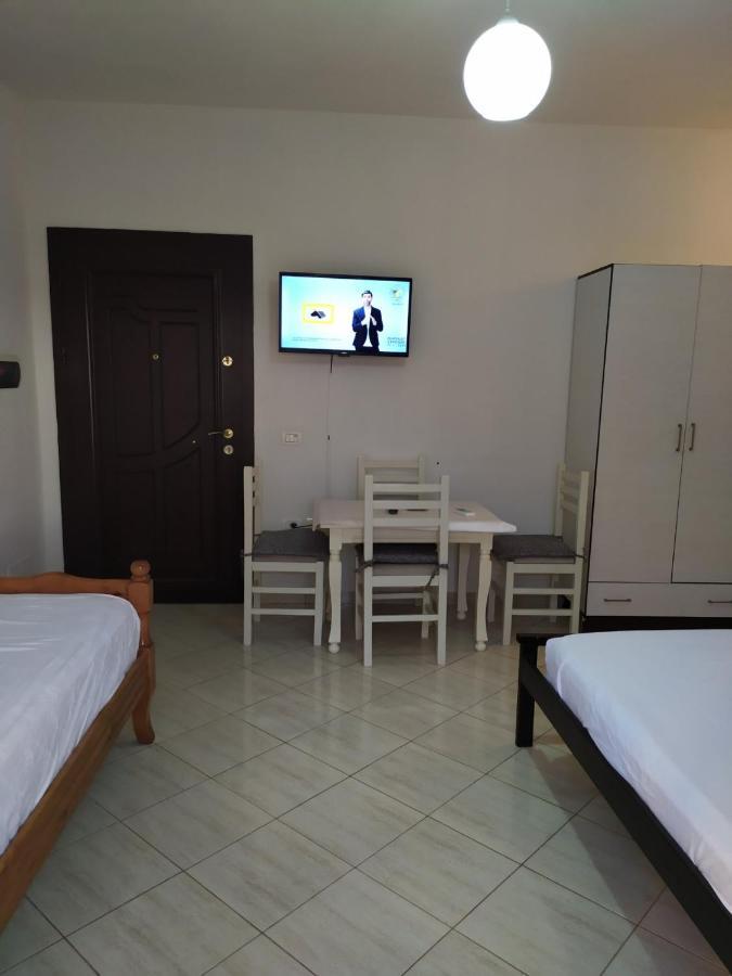 Valbona Apartments Vlorë Exteriör bild