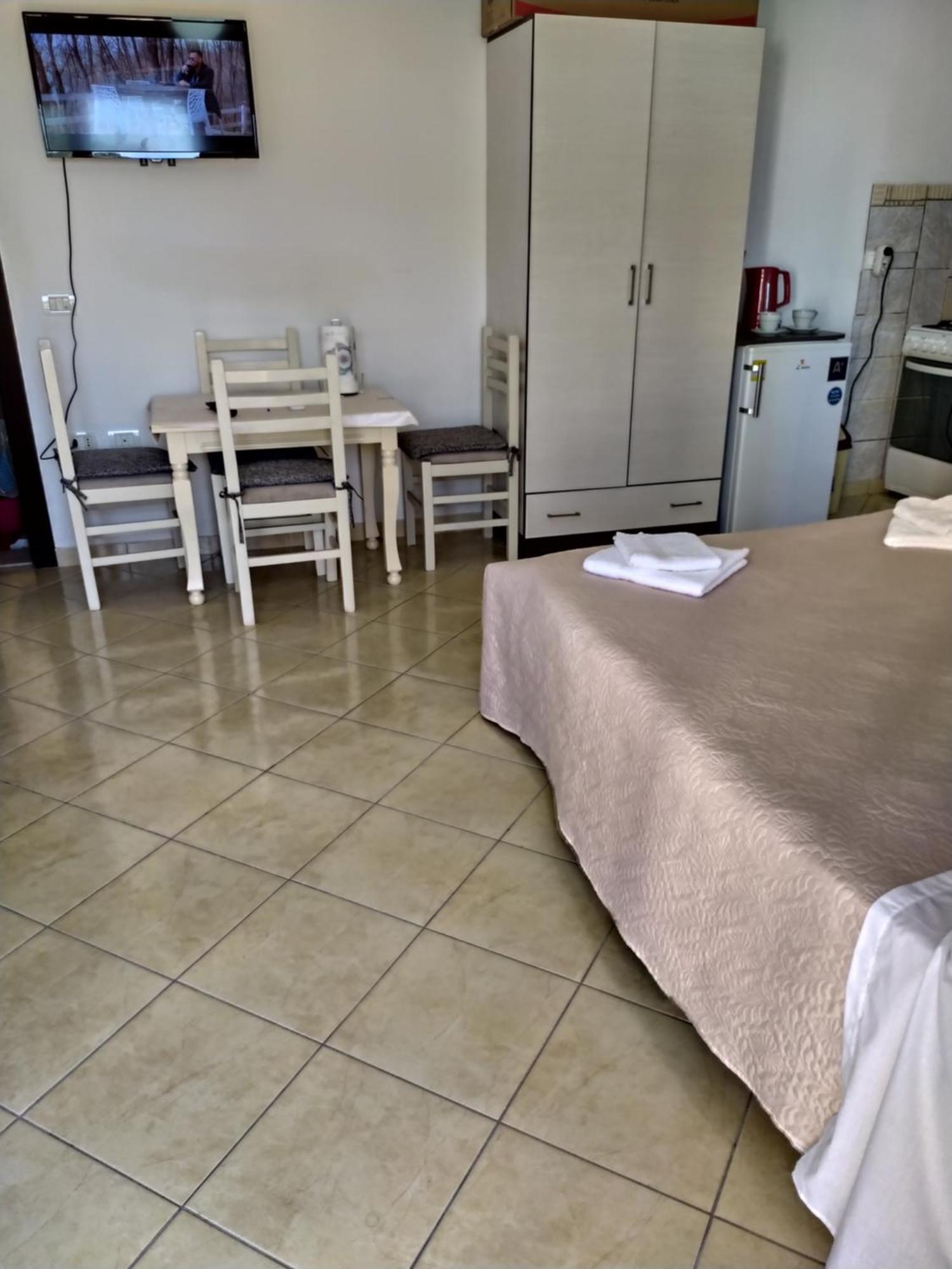 Valbona Apartments Vlorë Exteriör bild