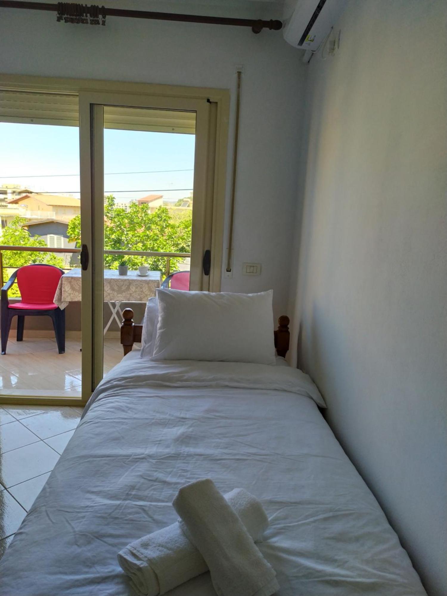 Valbona Apartments Vlorë Exteriör bild