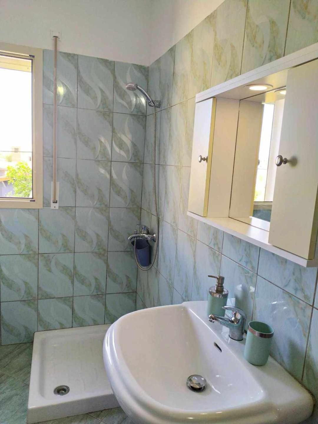 Valbona Apartments Vlorë Exteriör bild