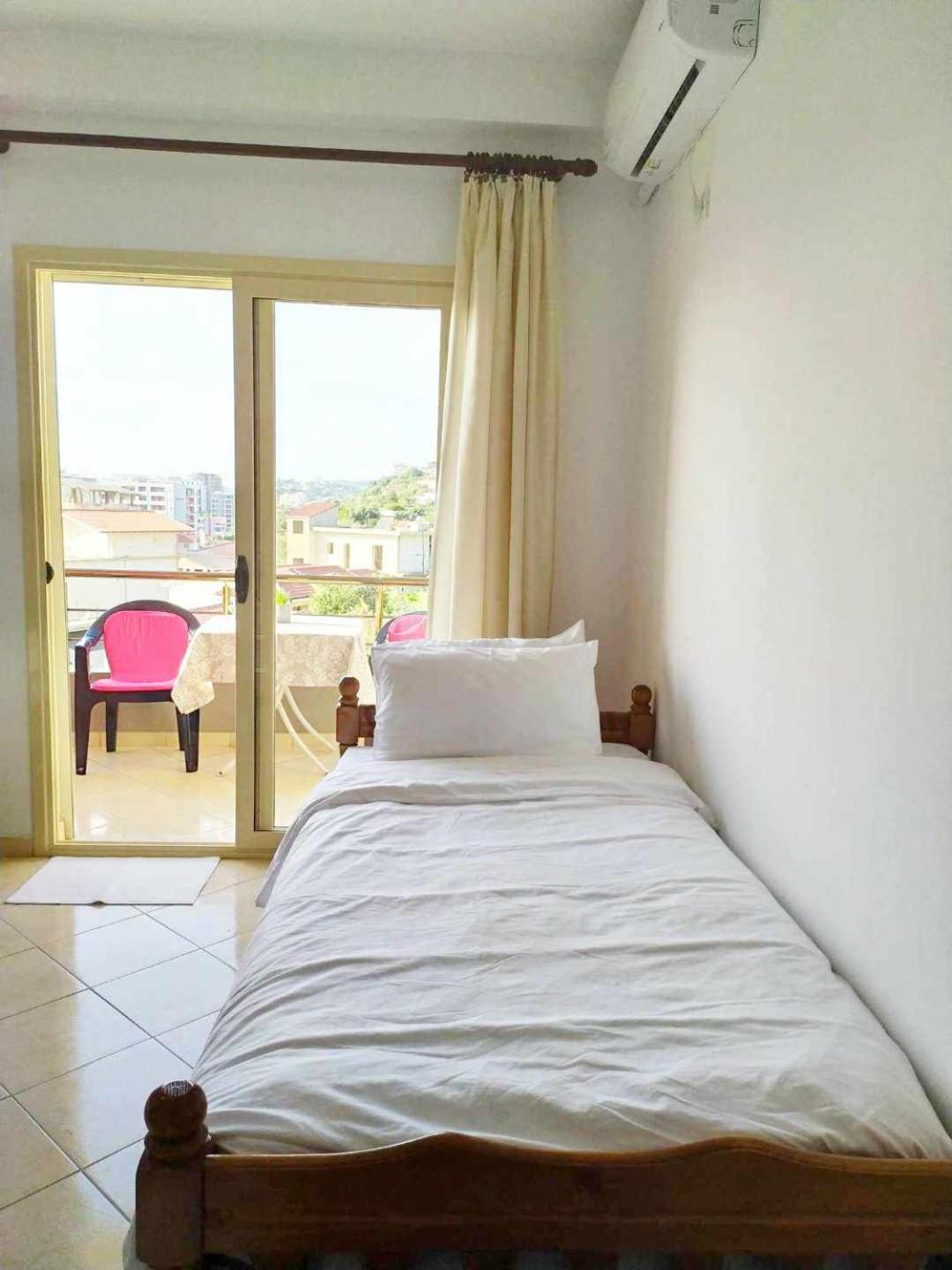 Valbona Apartments Vlorë Exteriör bild